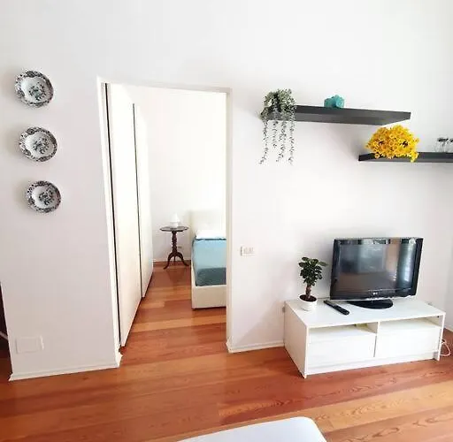 Daisy - City Center Apartment