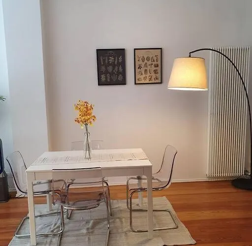 Daisy - City Center Apartment
